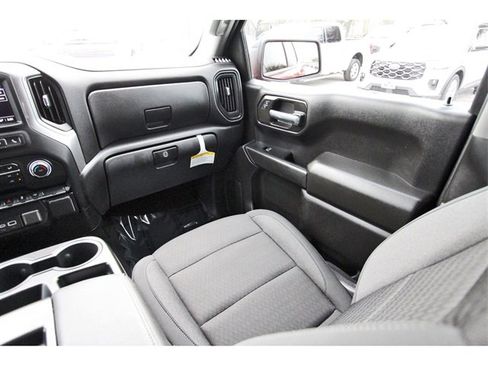 Used 2024 Chevrolet Silverado 1500 Custom image 9