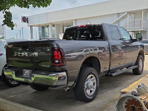 Used 2026 RAM 2500 Tradesman AWD/4WD image 3