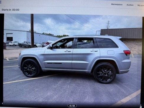 Used 2020 Jeep Grand Cherokee Altitude image 4