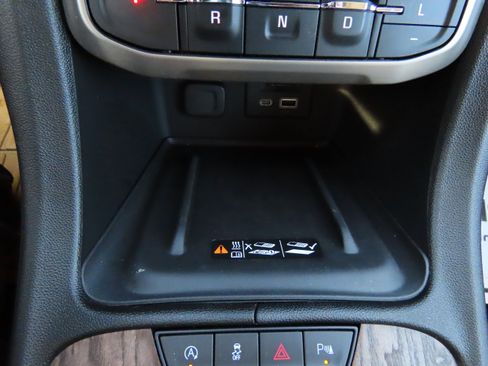 Used 2023 GMC Acadia Denali image 30