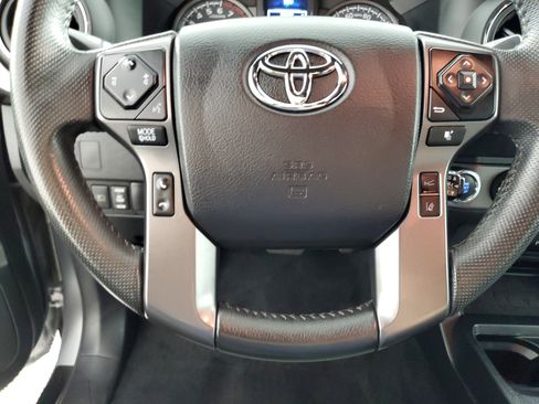 Used 2021 Toyota Tacoma TRD Off-Road w/ Technology Package AWD/4WD image 23