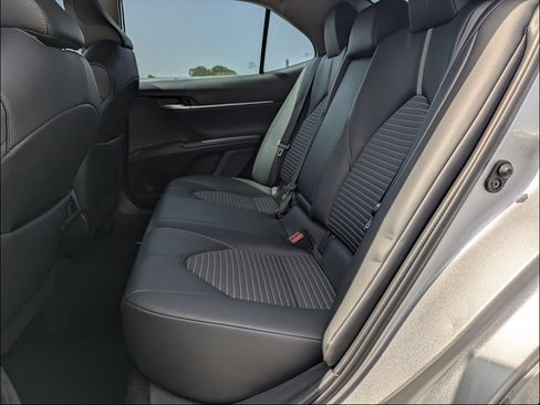 Used 2022 Toyota Camry SE w/ Audio Upgrade Package FWD image 13