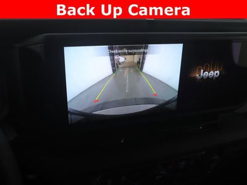 Used 2025 Jeep Wrangler Unlimited Sahara image 20