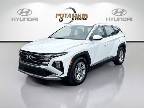 Certified 2026 Hyundai Tucson SE FWD image 1