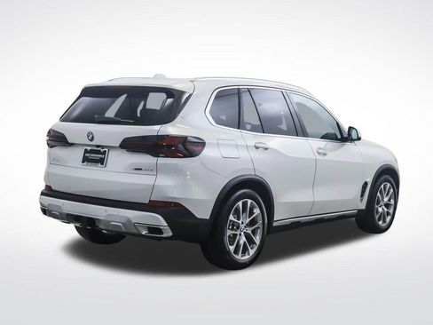 Used 2026 BMW X5 xDrive50e w/ Climate Comfort Package AWD/4WD image 5