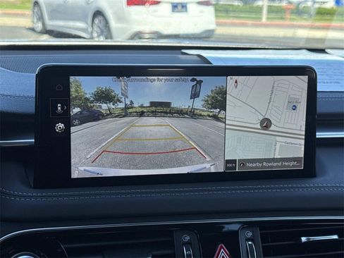 Used 2023 Genesis G70 2.0T image 13