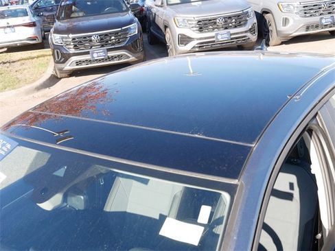 Certified 2025 Volkswagen Jetta SE image 11