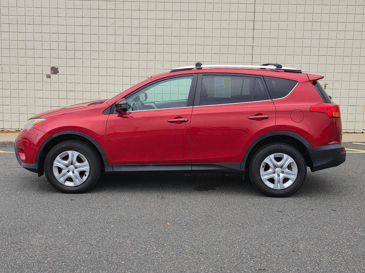 Used 2013 Toyota RAV4 LE AWD/4WD image 4
