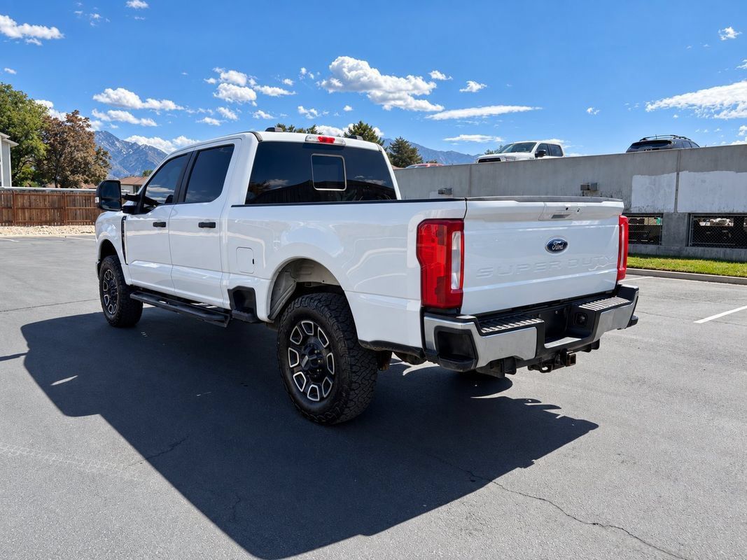 Used 2023 Ford F350 XL AWD/4WD image 3