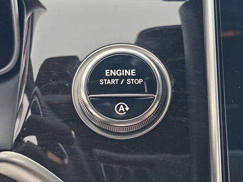 Certified 2025 Mercedes-Benz GLC 300 image 31