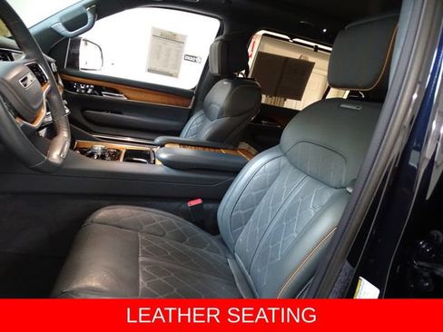 Certified 2022 Jeep Grand Wagoneer Series III AWD/4WD image 2