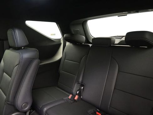 New 2026 Chevrolet Traverse LT w/ Sun and Wheel Package FWD image 9
