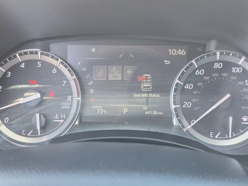 Used 2022 Toyota Highlander XLE AWD/4WD image 21