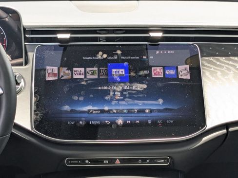 Used 2025 Mercedes-Benz E 350 Sedan image 5