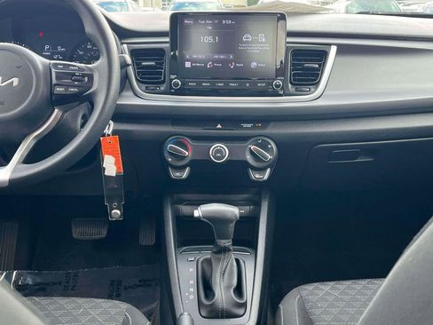 Used 2022 Kia Rio S image 3