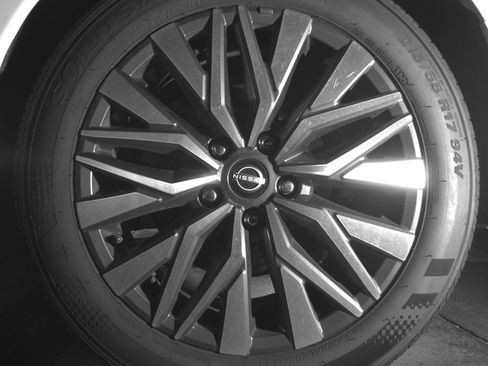 Used 2025 Nissan Altima 2.5 SV image 14