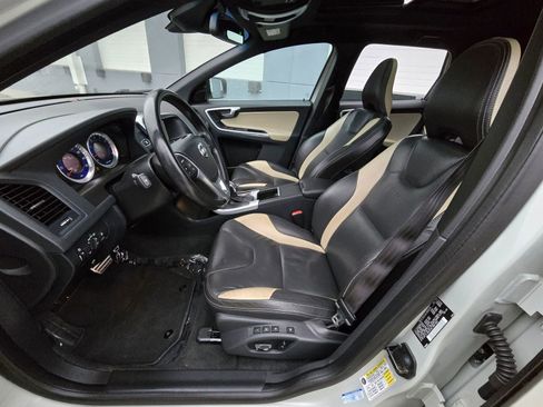 Used 2013 Volvo XC60 T6 R-Design Platinum image 13