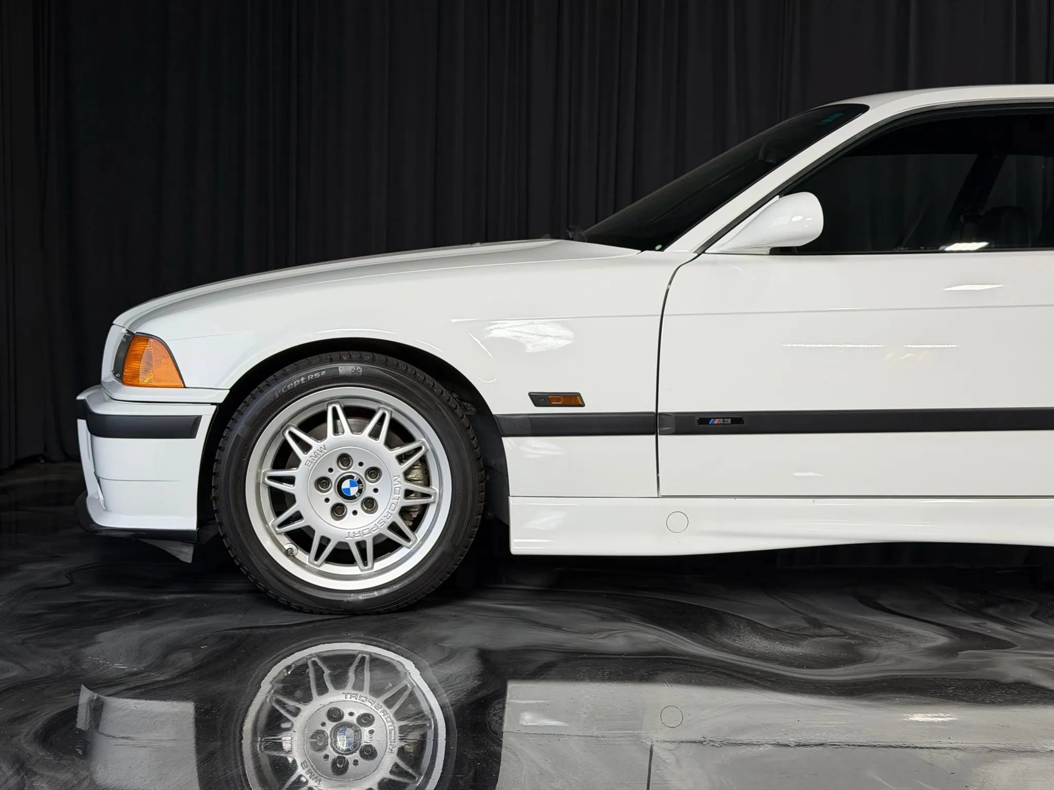 Used 1995 BMW M3 Coupe RWD image 3