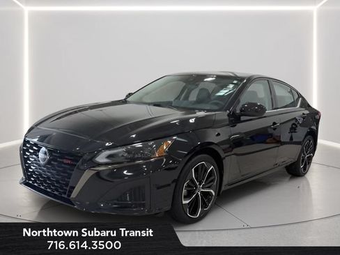 Used 2023 Nissan Altima 2.5 SR w/ SR Premium Package AWD/4WD image 1