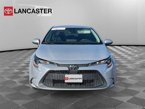 Certified 2022 Toyota Corolla LE image 2