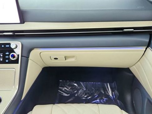 Used 2025 Genesis GV80 3.5T Prestige image 38