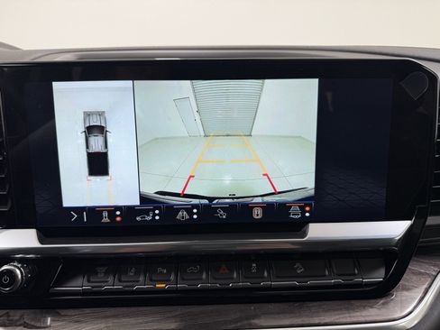 Used 2025 GMC Sierra 3500 SLT w/ SLT Premium Package image 25