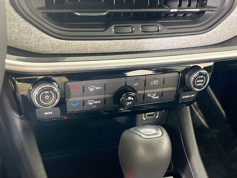 Used 2022 Jeep Compass Latitude image 15