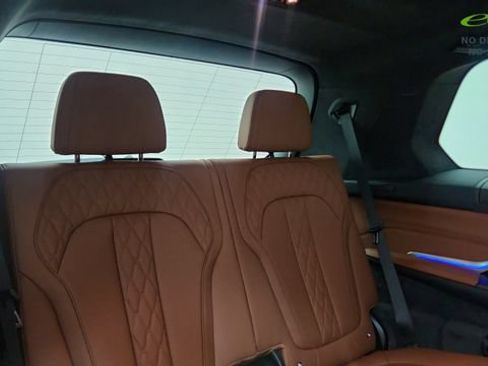 Used 2026 BMW X7 M60i AWD/4WD image 30