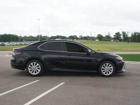 Used 2023 Toyota Camry LE FWD image 18