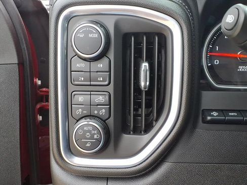 Used 2023 Chevrolet Silverado 3500 High Country image 24