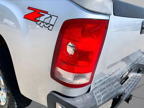 Used 2014 GMC Sierra 2500 SLT w/ Suspension Package, Off-Road AWD/4WD image 27