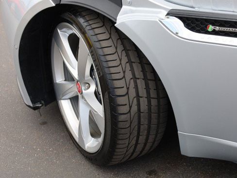 Used 2019 Jaguar F-TYPE R-Dynamic RWD image 47
