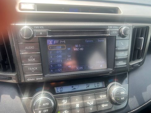 Used 2013 Toyota RAV4 XLE AWD/4WD image 7