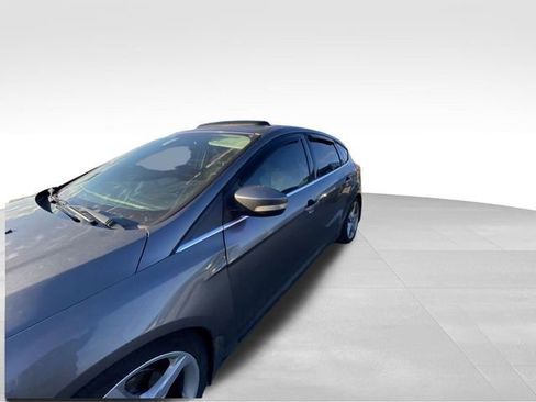Used 2012 Ford Focus Titanium image 2