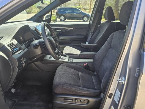 Used 2022 Honda Pilot Sport image 9
