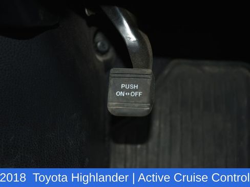 Used 2018 Toyota Highlander XLE AWD/4WD image 24