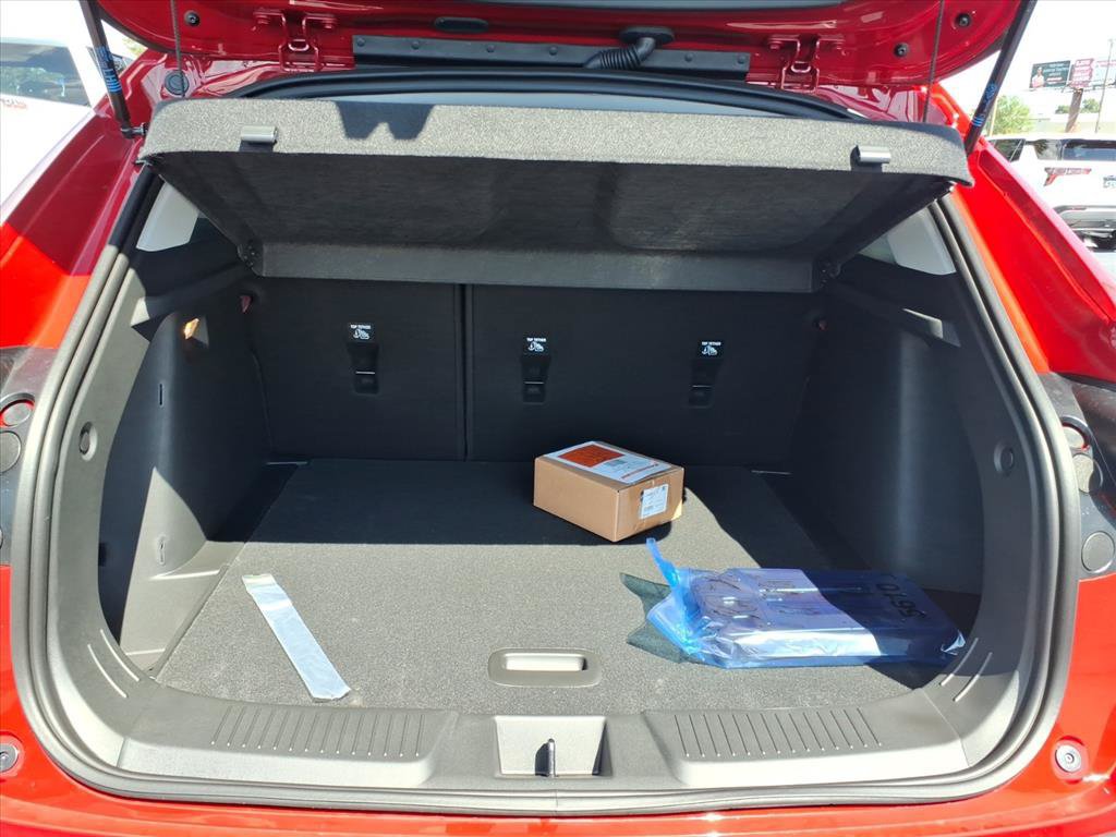 New 2026 Chevrolet Trax LT w/ LT Convenience Package FWD image 15
