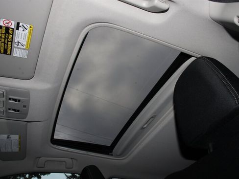 Used 2013 Toyota RAV4 XLE AWD/4WD image 10