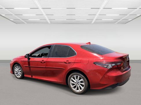 Used 2023 Toyota Camry LE FWD image 3