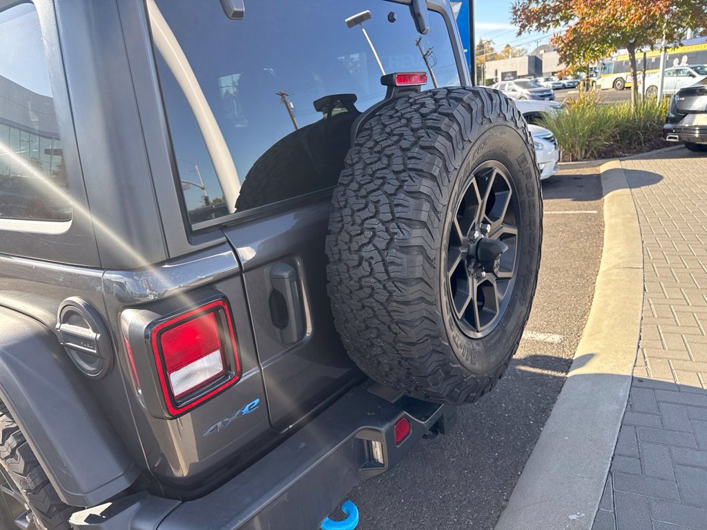 Used 2024 Jeep Wrangler Unlimited AWD/4WD image 10