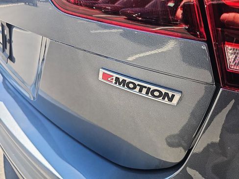 Used 2019 Volkswagen Tiguan SE AWD/4WD image 9