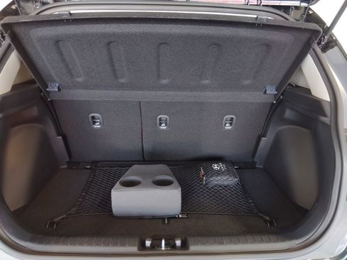 Used 2025 Hyundai Venue Limited image 11