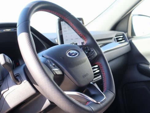 Used 2025 Ford Escape ST-Line image 24