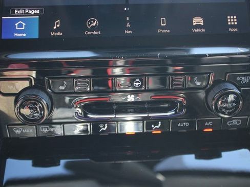 Used 2024 Jeep Grand Cherokee Limited image 6