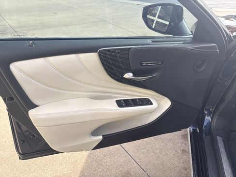 Certified 2022 Lexus LS 500 w/ Luxury Package image 14