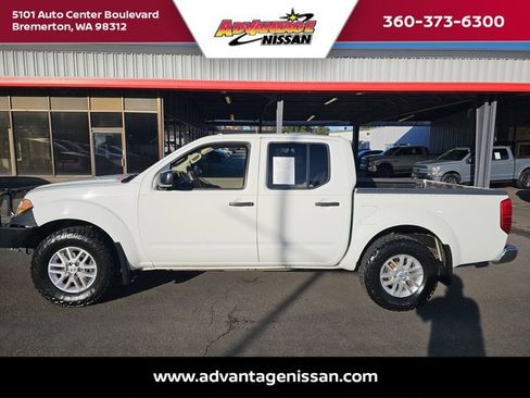 Used 2016 Nissan Frontier SV image 2