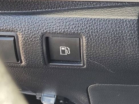 Used 2023 Toyota Corolla LE w/ Carpet Mat Package (TMS) FWD image 28