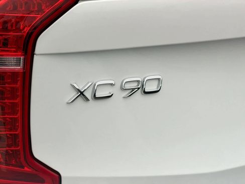 Used 2018 Volvo XC90 T6 Momentum w/ Convenience Package image 13