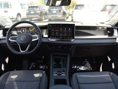 New 2026 Volkswagen Tiguan SE FWD image 7