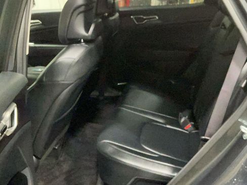 Used 2024 Kia Sportage EX image 17